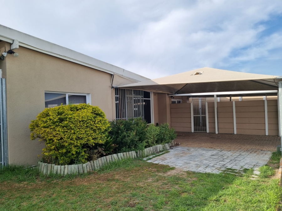 4 Bedroom Property for Sale in Churchill Estate Western Cape